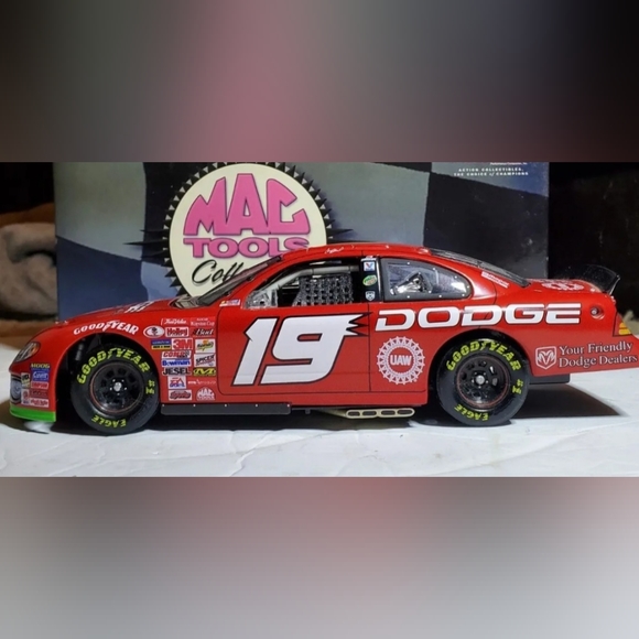 Action Mac Tools Collector's Club 1:24 Scale Stock Car, Casey Atwood #19. New. - Picture 3 of 7